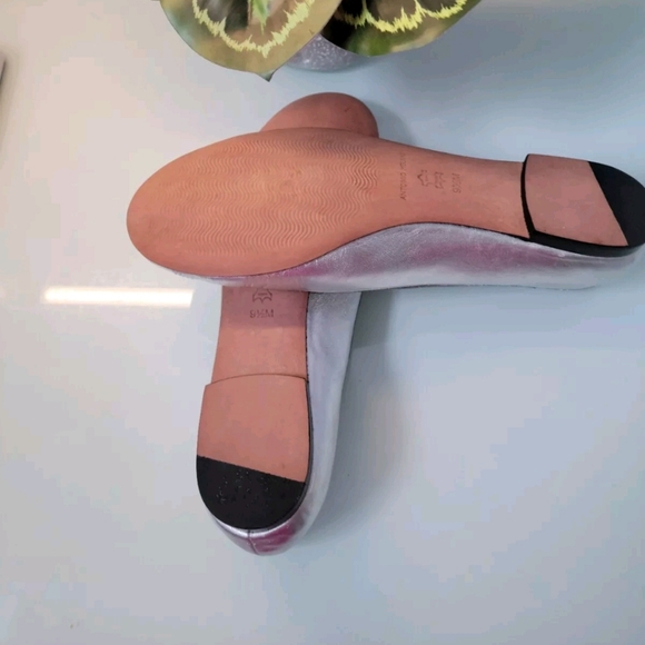 Antonio Melani Silver Ballet Flats Size 9.5 - Picture 5 of 6
